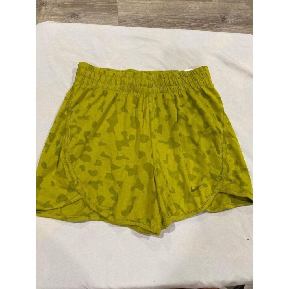 Nike Girls Camo Running Shorts Lime Green‎ Loose Fit Athletic Gym Size Large L